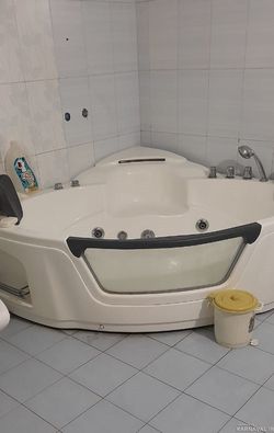 ویلای جنگلی ، شاه نشین و جکوزی ویلای جنگلی ، شاه نشین و جکوزی