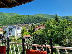 ویلای جنگلی شومینه دار با منظره زیبا ویلای جنگلی شومینه دار با منظره زیبا