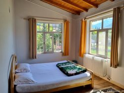 ویلای جنگلی شومینه دار با منظره زیبا ویلای جنگلی شومینه دار با منظره زیبا