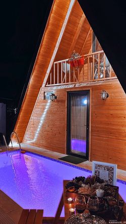 کلبه چوبی دوبلکس استخر آبگرم ویو مزارع کلبه چوبی دوبلکس استخر آبگرم ویو مزارع