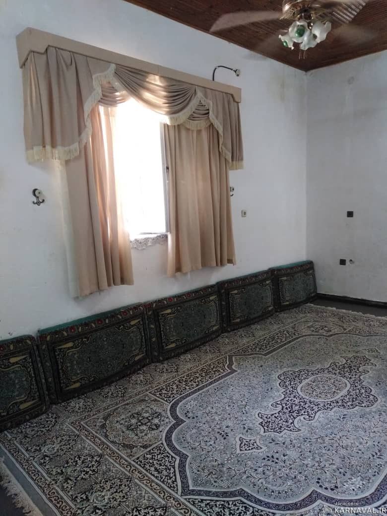 واحد دربست تمیز ودارای حیاط و پارکینگ مسقف