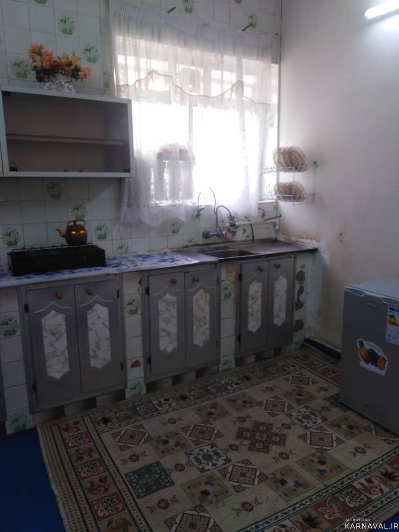 واحد دربست تمیز ودارای حیاط و پارکینگ مسقف