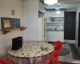 خانه ای در آفتاب و مه و آواز پرندگان خانه ای در آفتاب و مه و آواز پرندگان