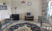 خانه ای در آفتاب و مه و آواز پرندگان خانه ای در آفتاب و مه و آواز پرندگان