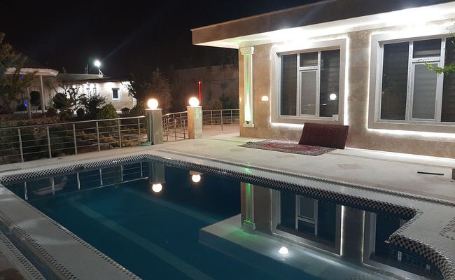 ویلای باغ ناز استخر دار چهارفصل ویلای باغ ناز استخر دار چهارفصل