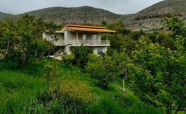 ویلای دو طبقه با چشم انداز جنگل ویلای دو طبقه با چشم انداز جنگل