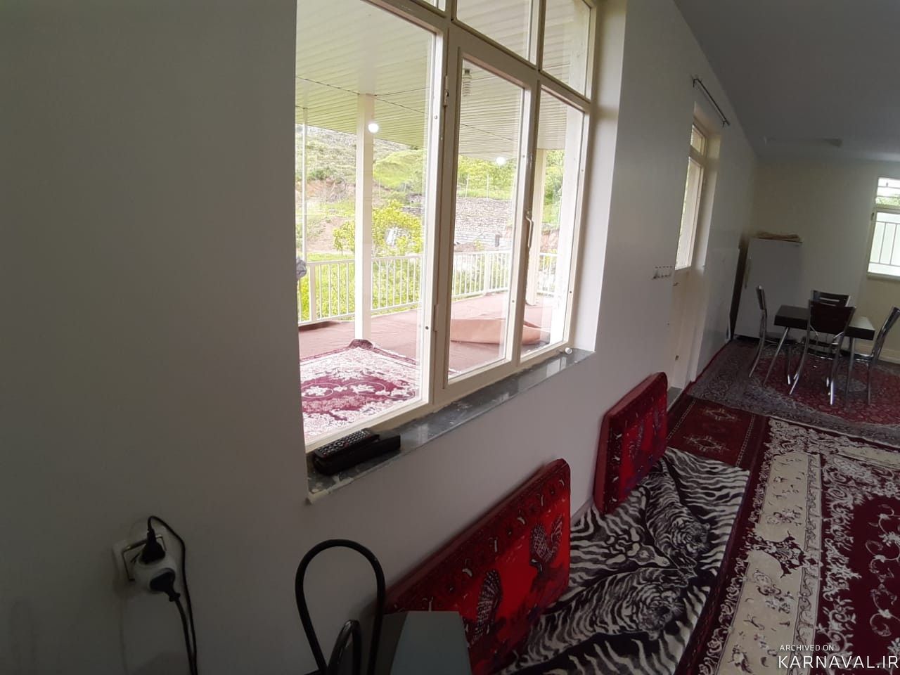 ویلای دو طبقه با چشم انداز جنگل