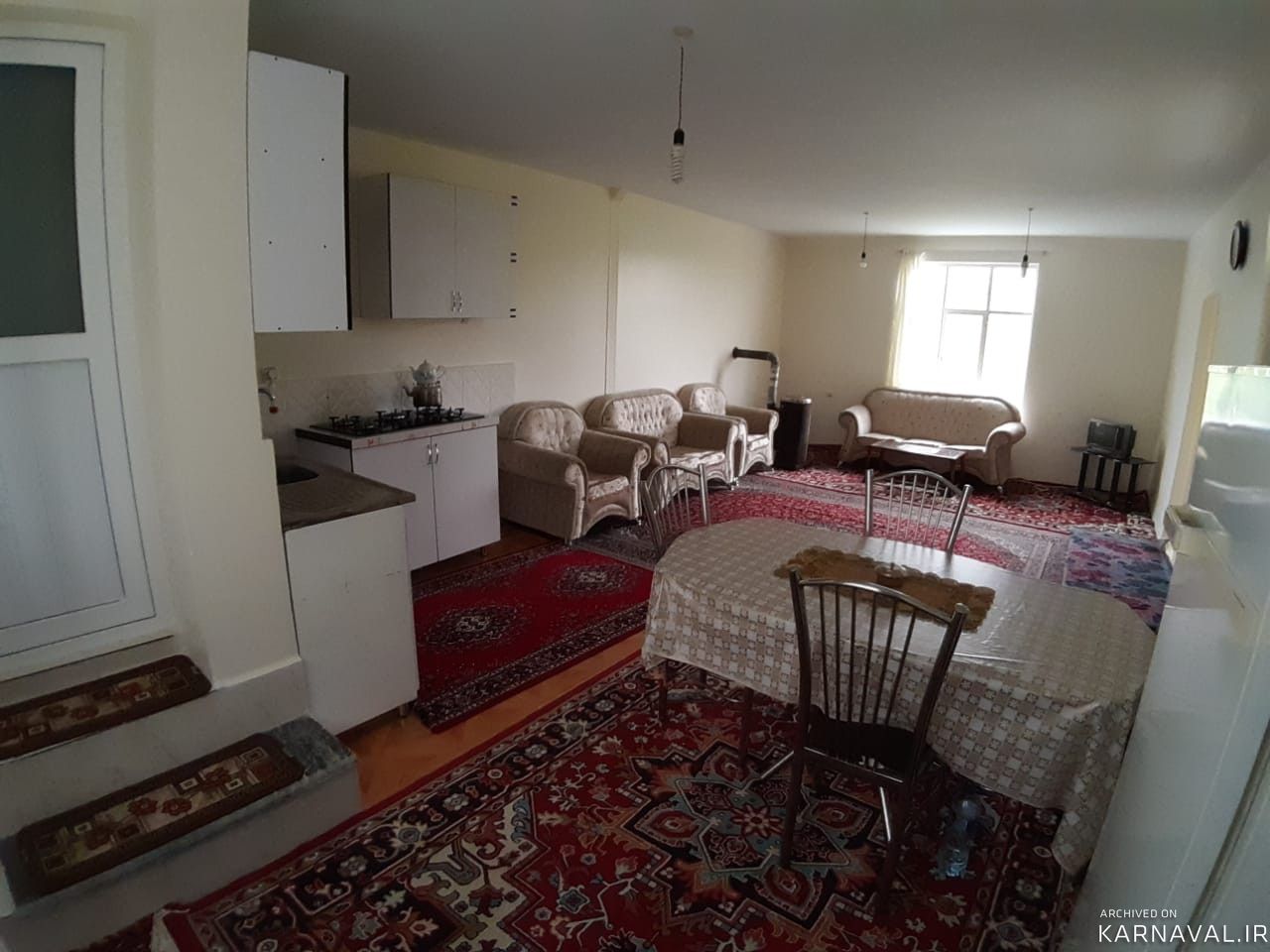 ویلای دو طبقه با چشم انداز جنگل