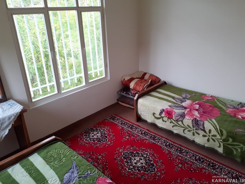 ویلای دو طبقه با چشم انداز جنگل