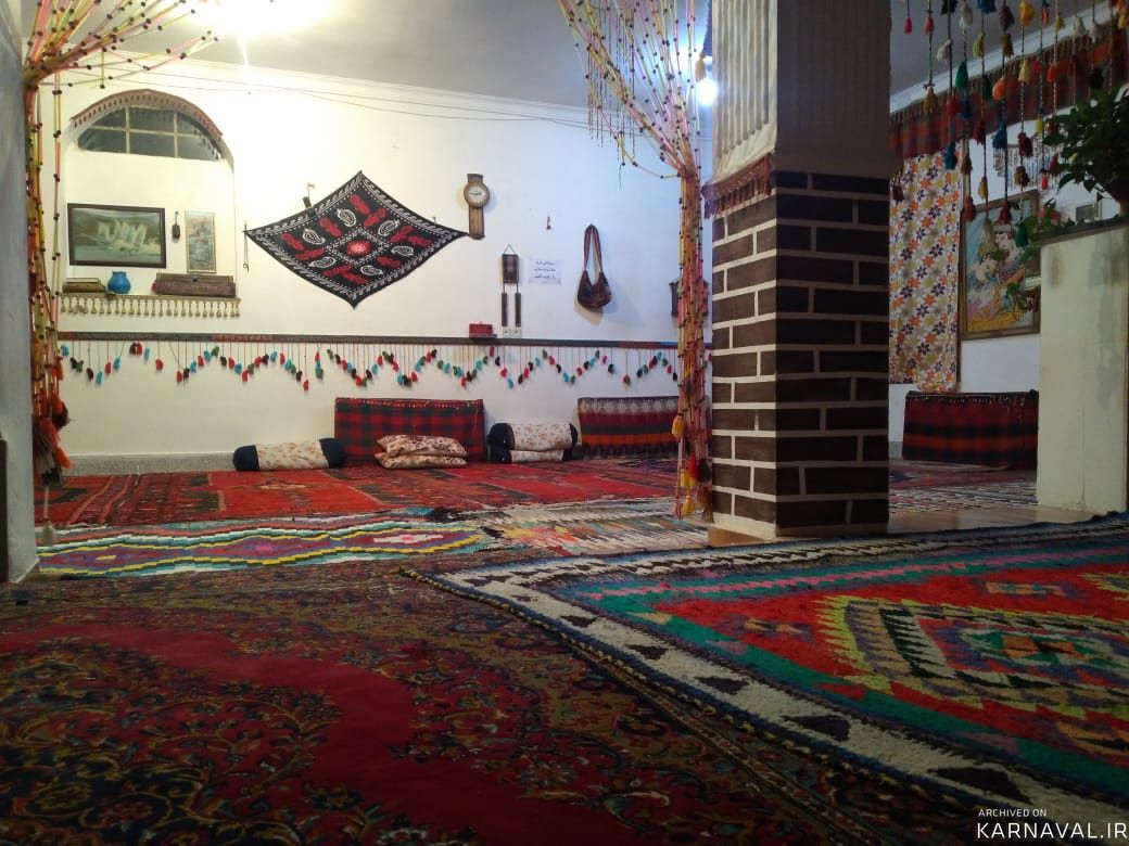 بومگردی چهارطاقی در محیطی دلنشین و آرام