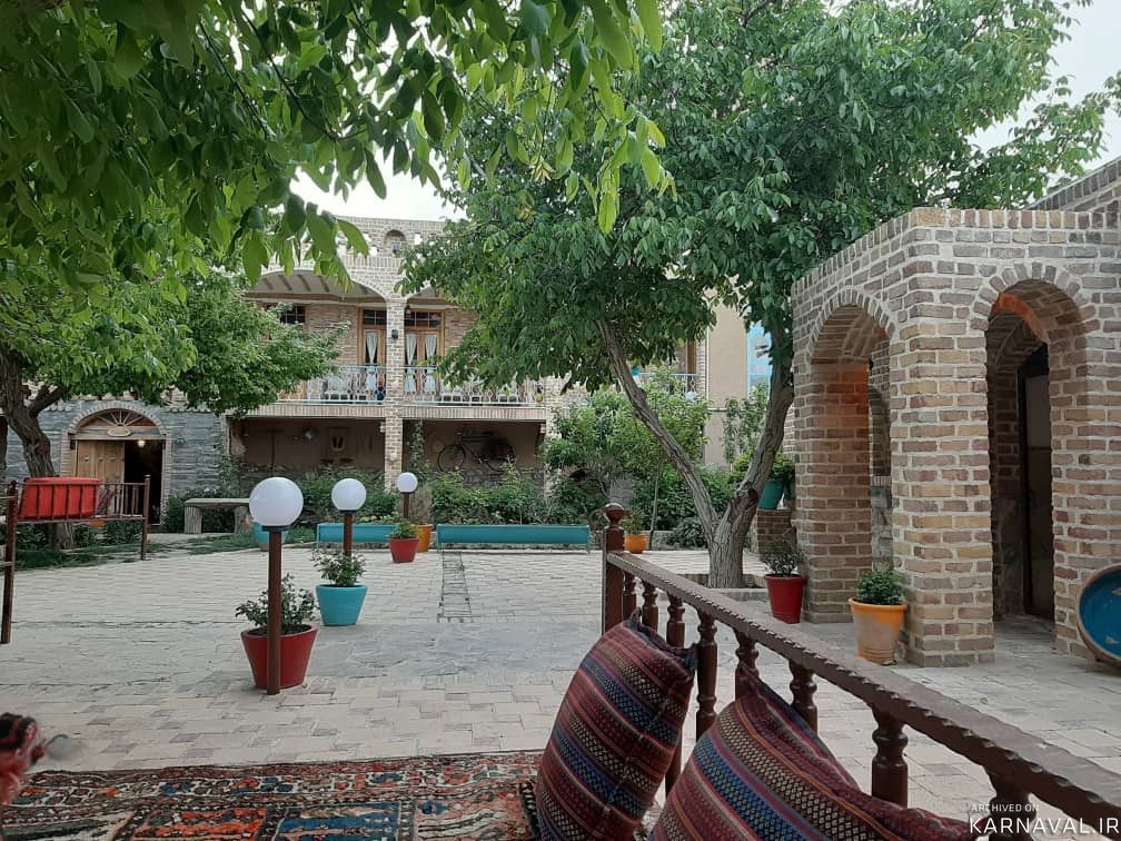 اقامتگاه بومگردی دولتسرا (اتاق 6)