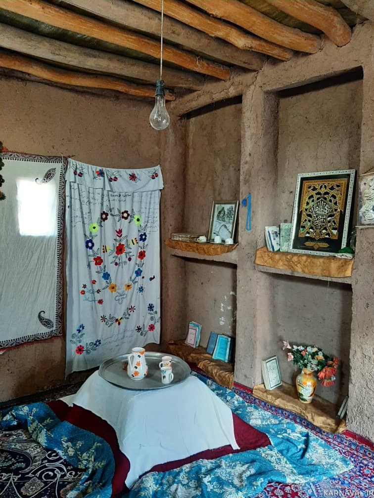 اقامتگاه بومگردی حاج عطا(اتاق گلایل)