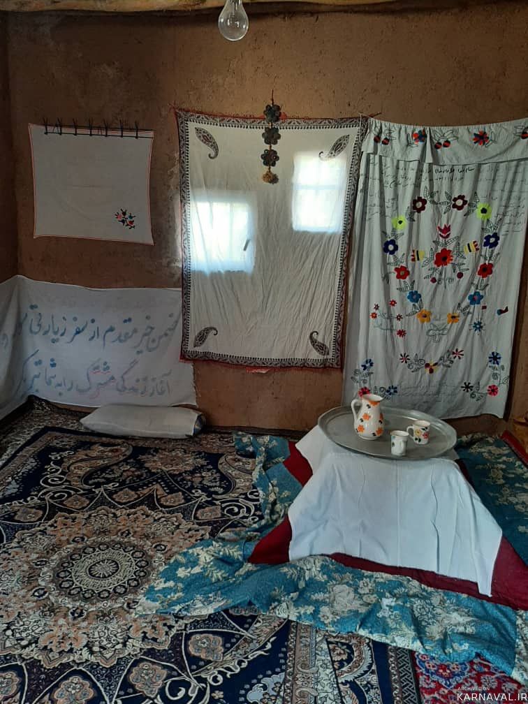 اقامتگاه بومگردی حاج عطا(اتاق گلایل)