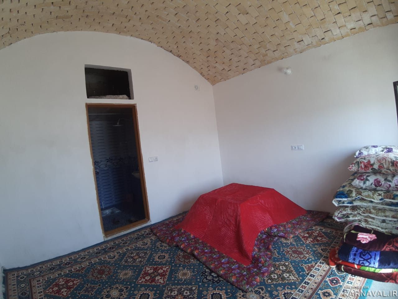 سوئیت 14 متری کاروانسرای لیلی و مجنون مرنجاب (5)
