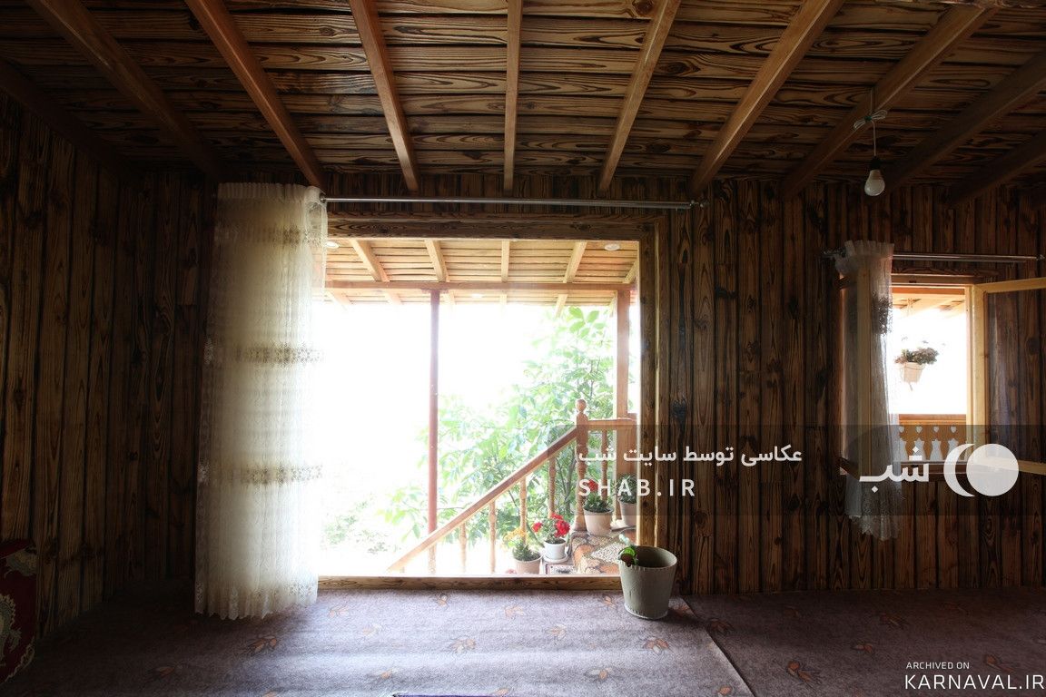 واحد اقامتی با نمای چوبی، ویو جنگل