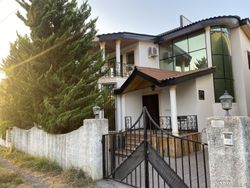 ویلای دوبلکس با امکانات سرگرمی و چشمانداز جنگل ویلای دوبلکس با امکانات سرگرمی و چشمانداز جنگل