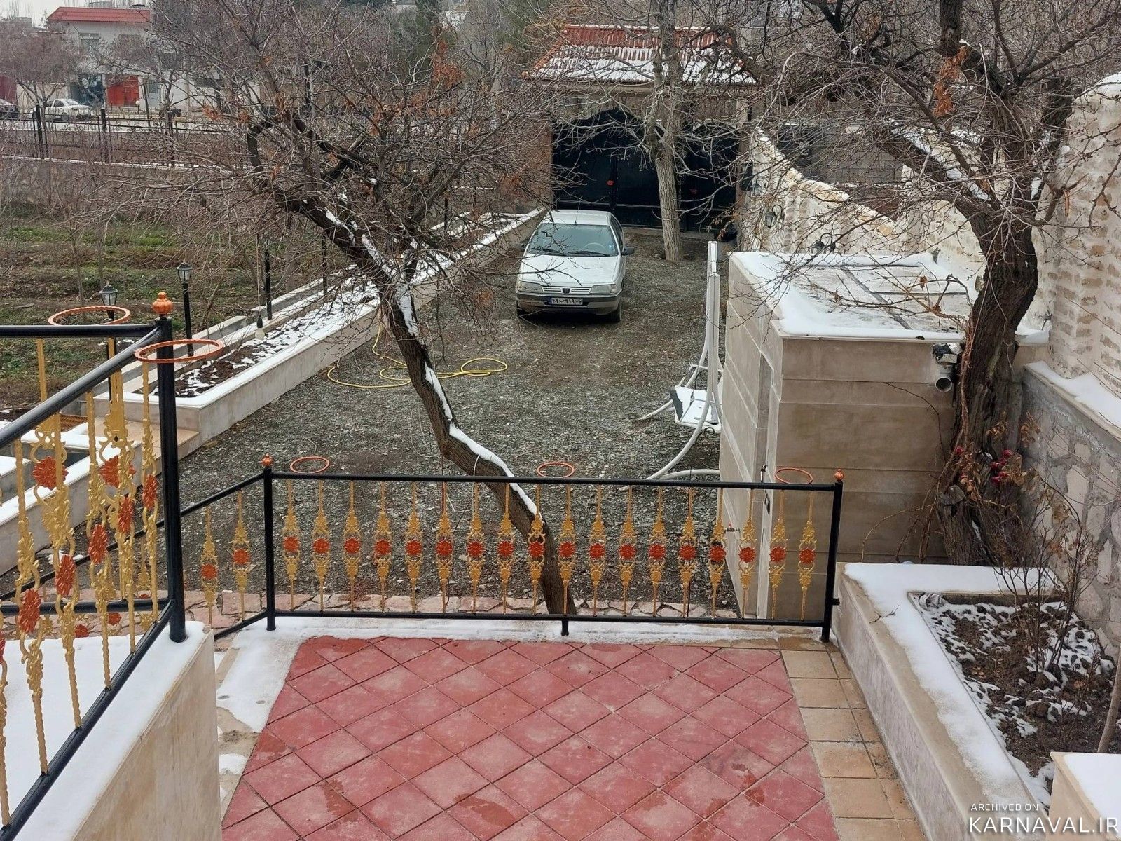 واحدی شیک، دارای تراسی با منظره شهر و کوهستان