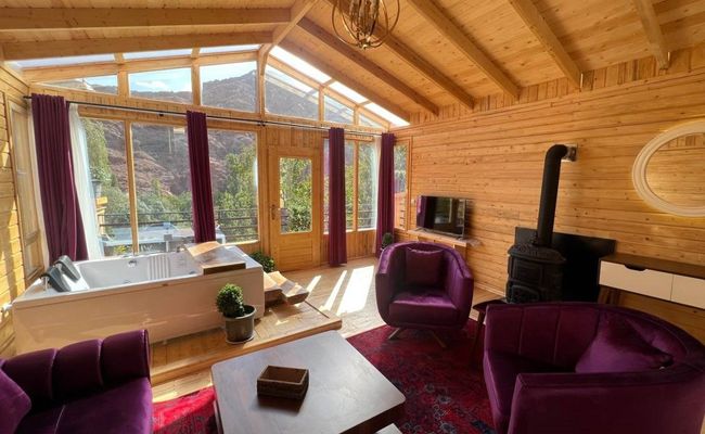 کلبه درختی دنج دو نفره گوگن کلبه درختی دنج دو نفره گوگن