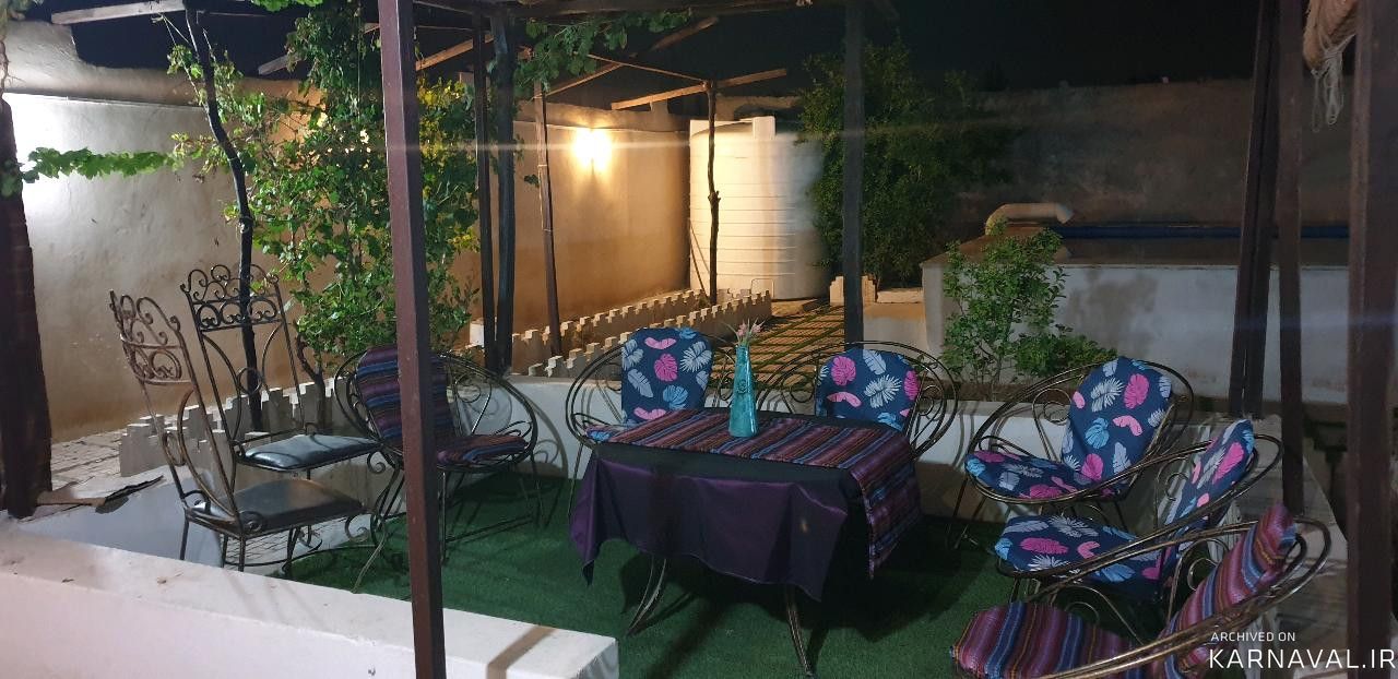 خانه ویلایی، دارای استخر آبگرم سرپوشیده