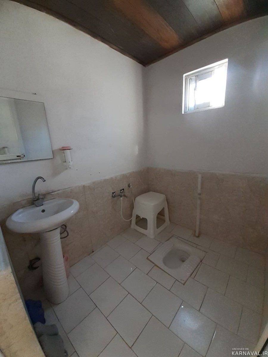 واحد مبله‌ی دو خوابه در محیطی آرام