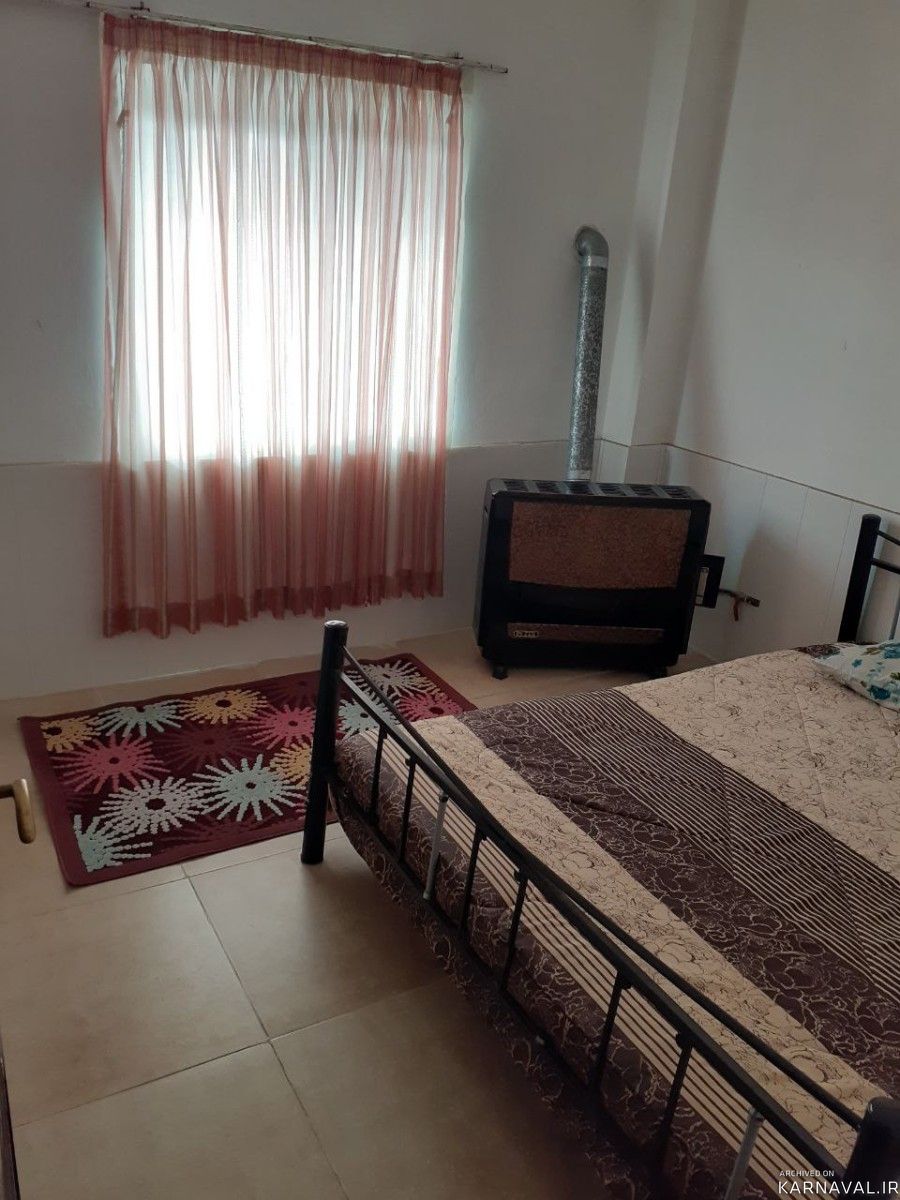 واحد مبله‌ی دو خوابه در محیطی آرام