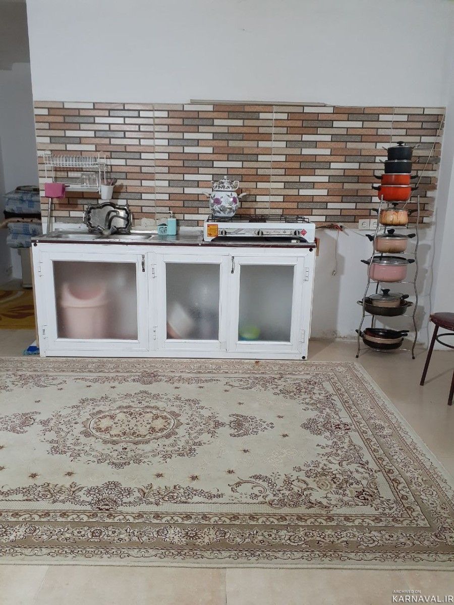 واحد مبله‌ی دو خوابه در محیطی آرام