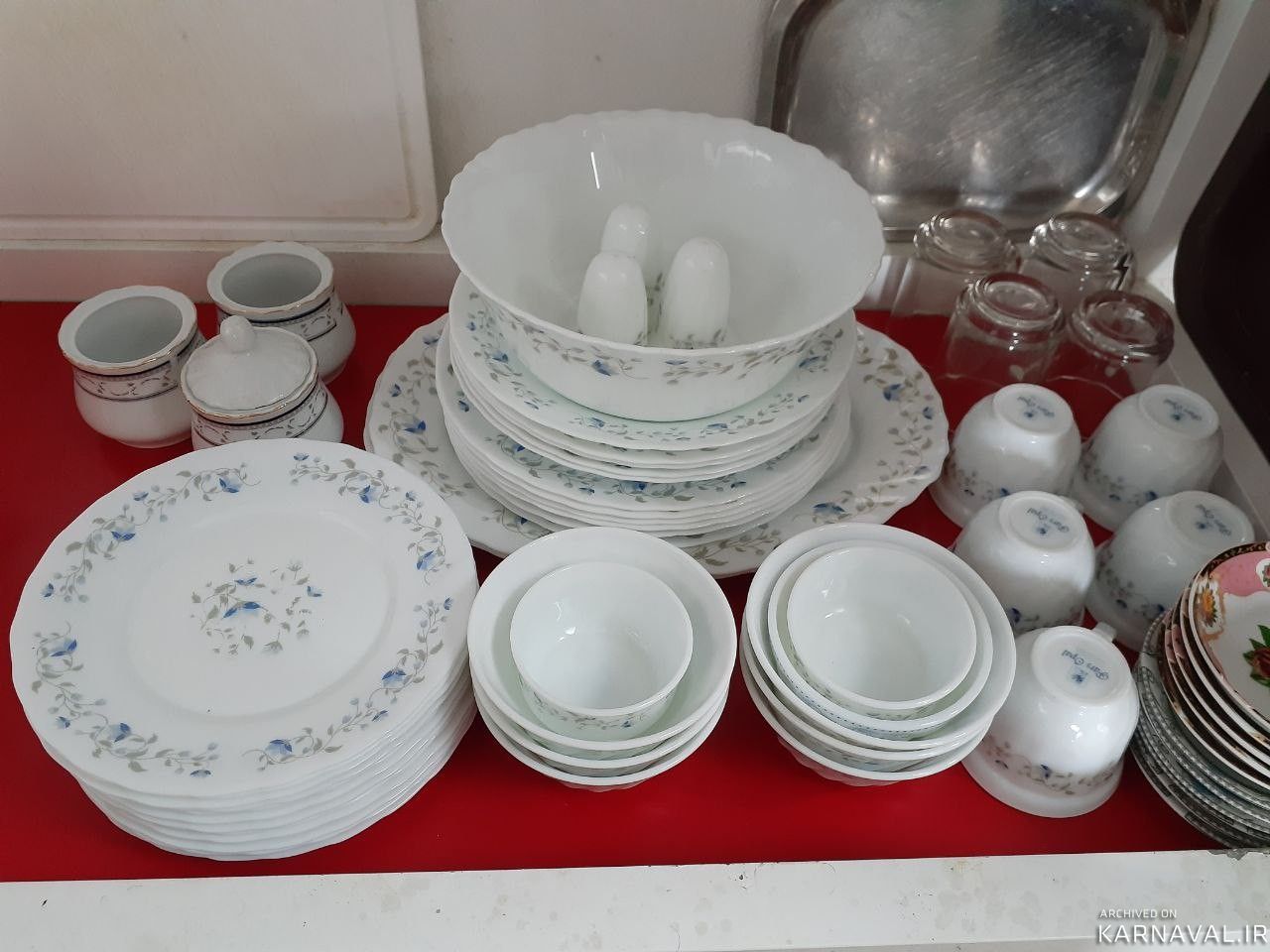 واحد مبله‌ی دو خوابه در محیطی آرام