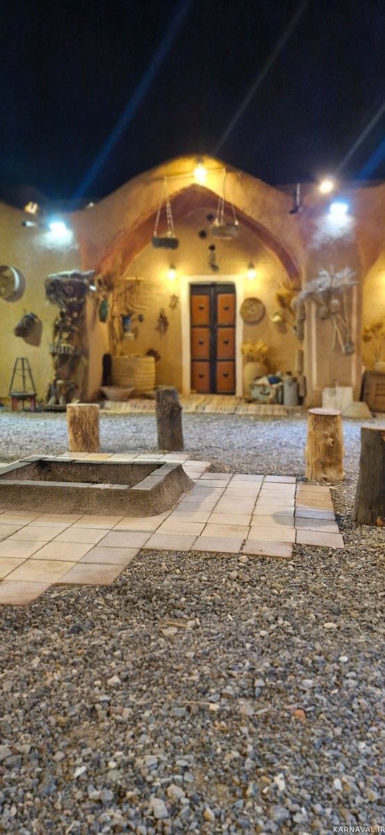 اقامتگاه بومگردی انارک، اتاق 14 متری
