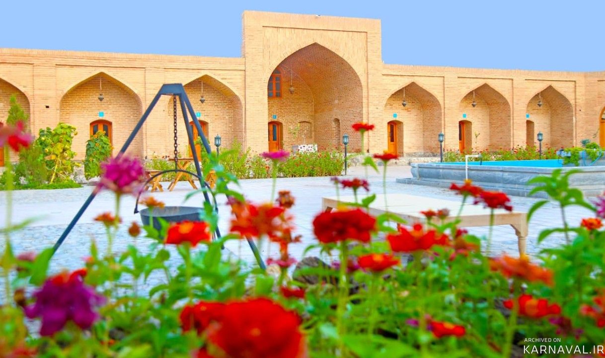 مجموعه اقامتی سنتی کوهاب "اتاق هشت تخت مستر"