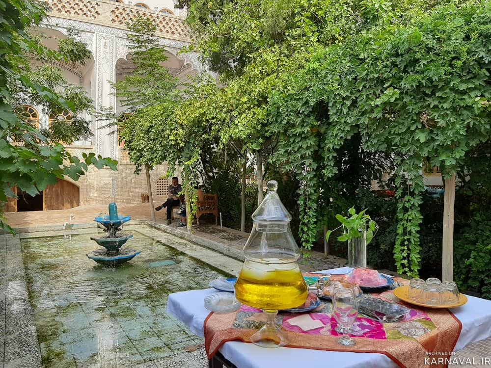 مجموعه اقامتی و سنتی خادمی، واحد 201