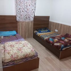 آپارتمان چهار طبقه، دو خوابه، در مرکز شهر آپارتمان چهار طبقه، دو خوابه، در مرکز شهر