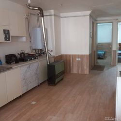 آپارتمان چهار طبقه، واحد 4، در مرکز شهر آپارتمان چهار طبقه، واحد 4، در مرکز شهر