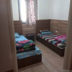 آپارتمان چهار طبقه، واحد 4، در مرکز شهر آپارتمان چهار طبقه، واحد 4، در مرکز شهر