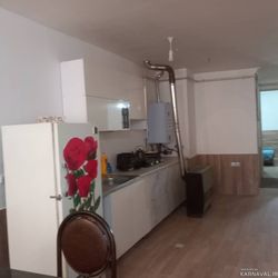 آپارتمان چهار طبقه، واحد 4، در مرکز شهر آپارتمان چهار طبقه، واحد 4، در مرکز شهر