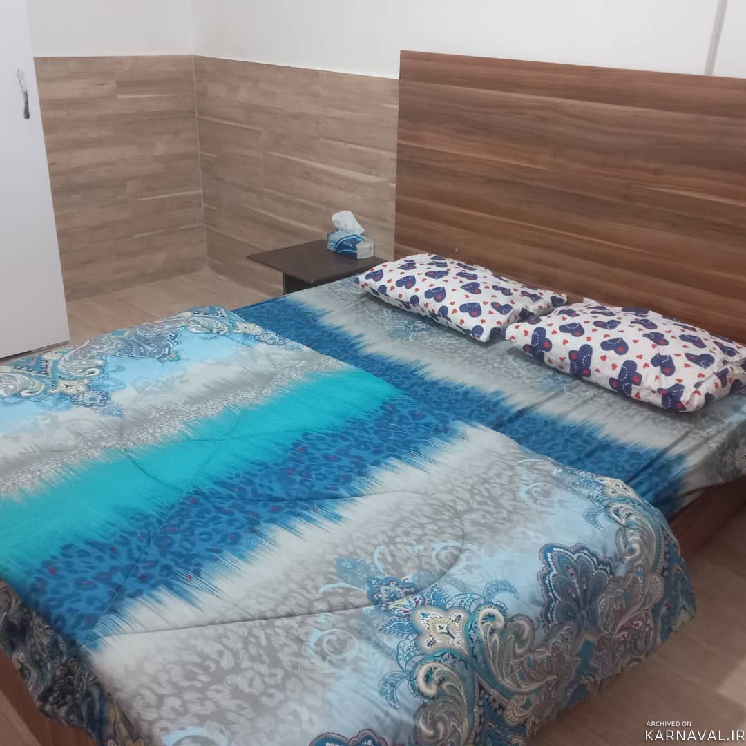 آپارتمان چهار طبقه، واحد 4، در مرکز شهر