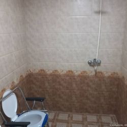 آپارتمان چهار طبقه، واحد 4، در مرکز شهر آپارتمان چهار طبقه، واحد 4، در مرکز شهر