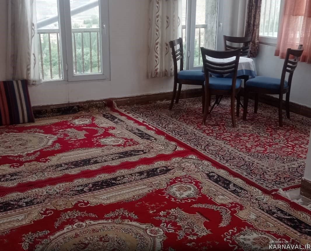 اقامتگاه بومگردی "ورشیو" اتاق شاه نشین