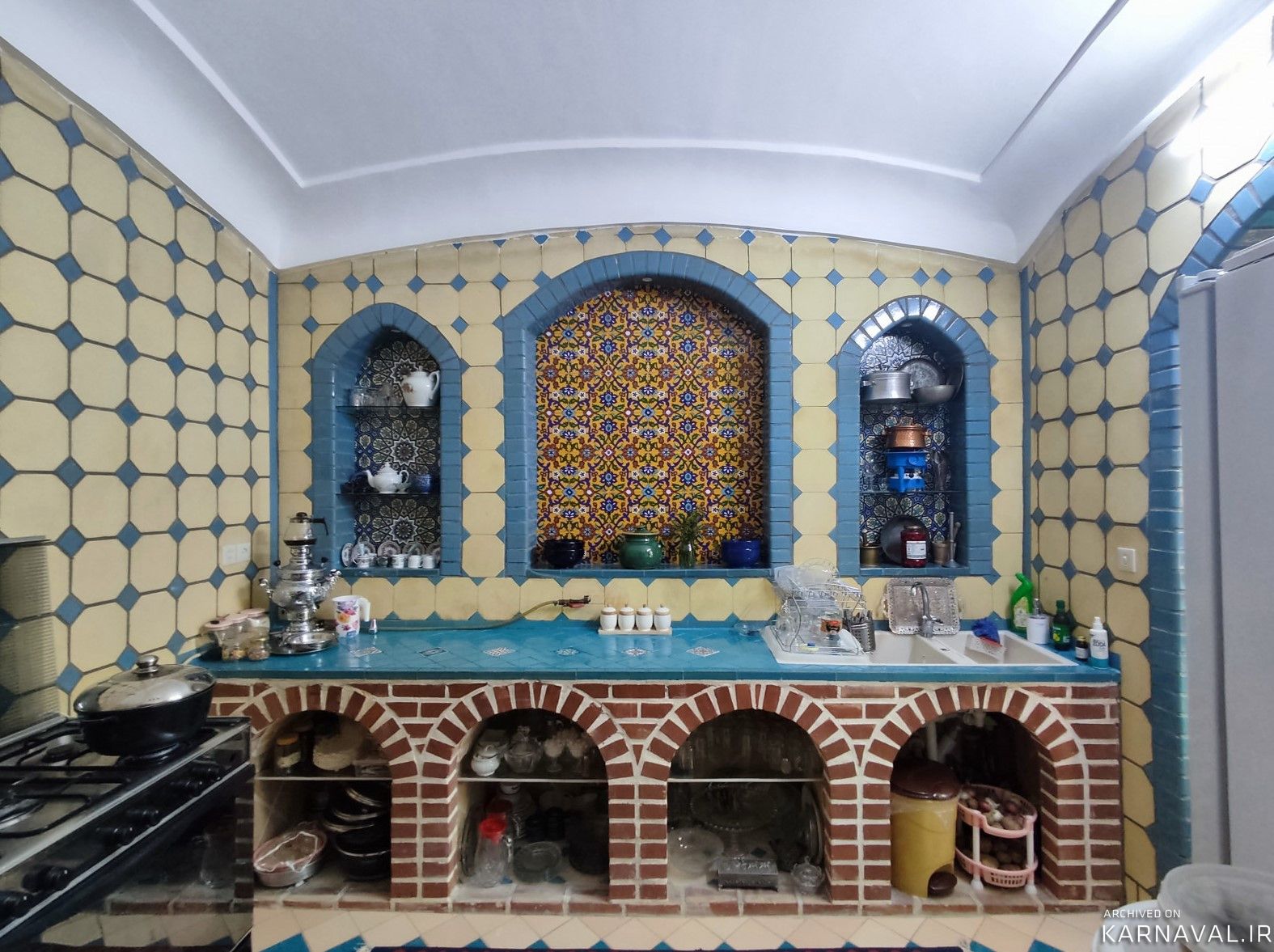 "اتاق کاهگلی"
