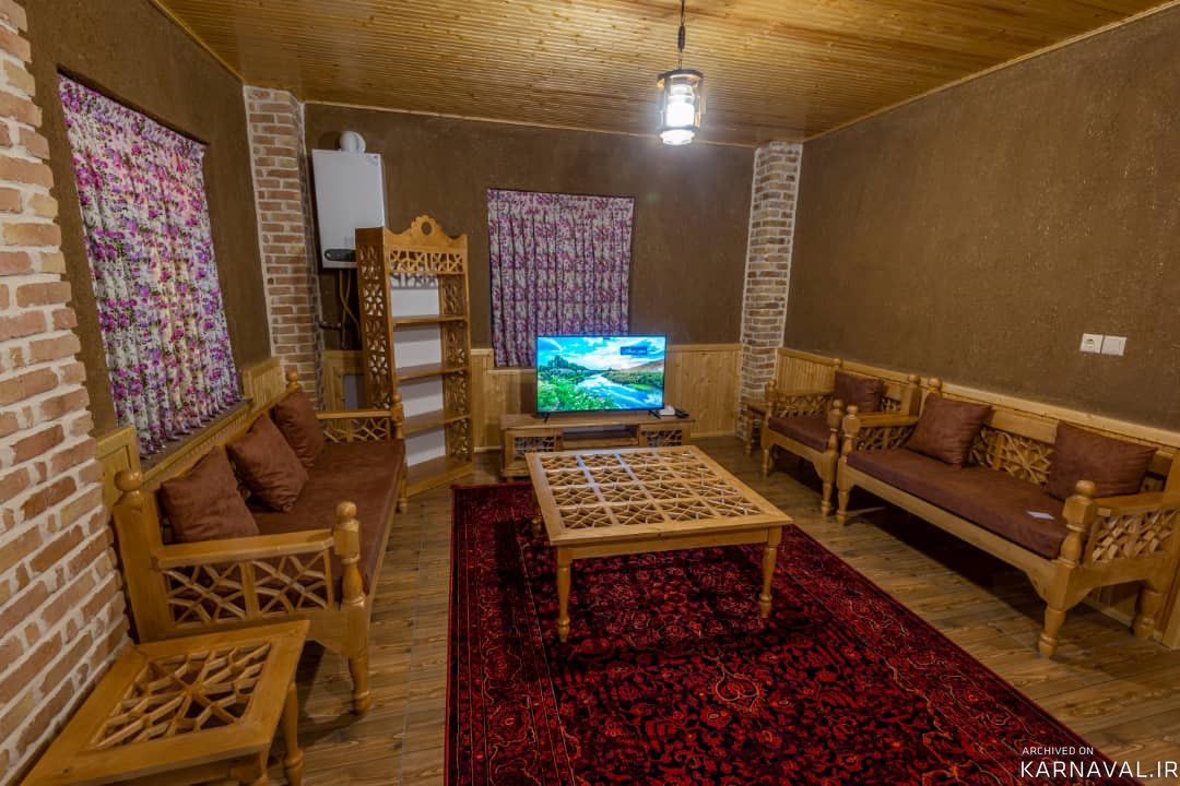 بومگردی به یاد ماندنی،استخر و جکوزی طهرانیا