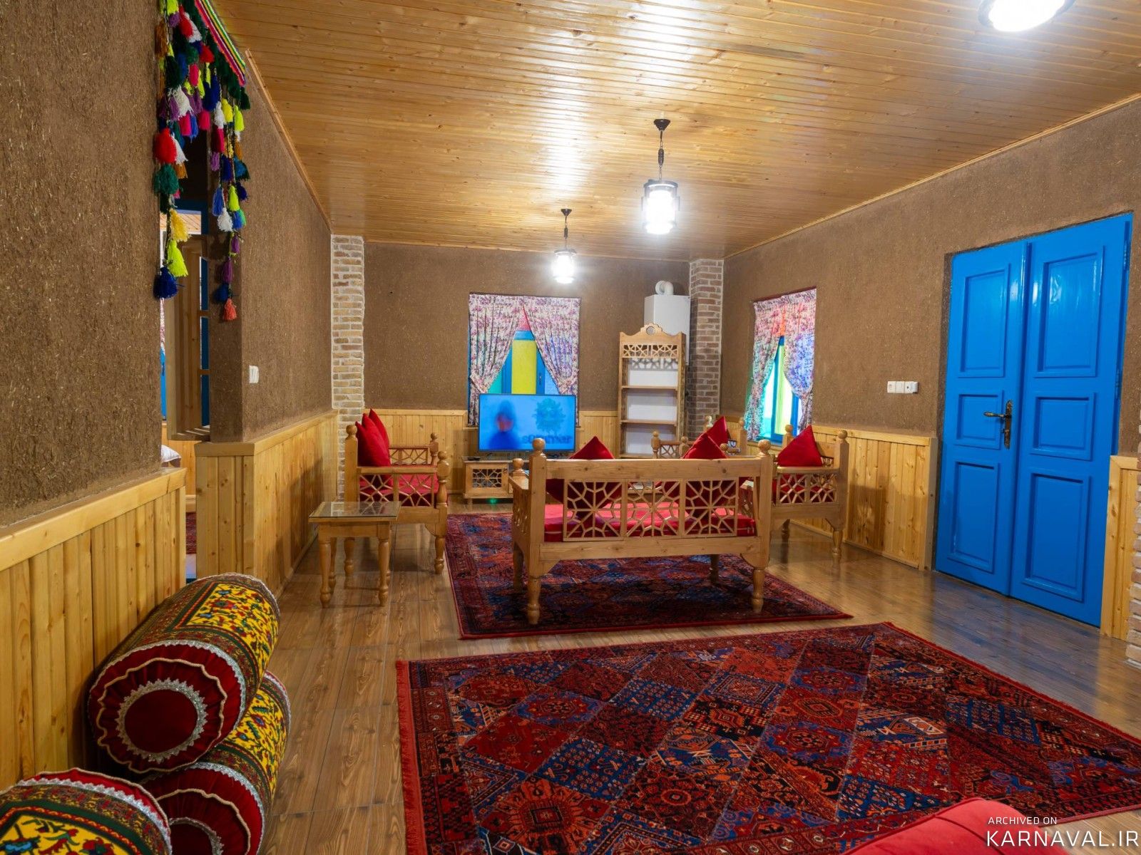 بومگردی به یاد ماندنی،استخر و جکوزی طهرانیا