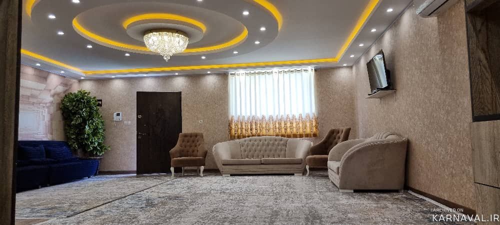 ویلا به همراه استخر سرپوشیده و میز بیلیارد