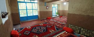 خانه ای دنج و دربست با حیاطی دلباز خانه ای دنج و دربست با حیاطی دلباز