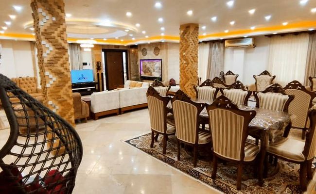 عمارتی پنج خواب مستر و استخر سرپوشیده آبگرم عمارتی پنج خواب مستر و استخر سرپوشیده آبگرم