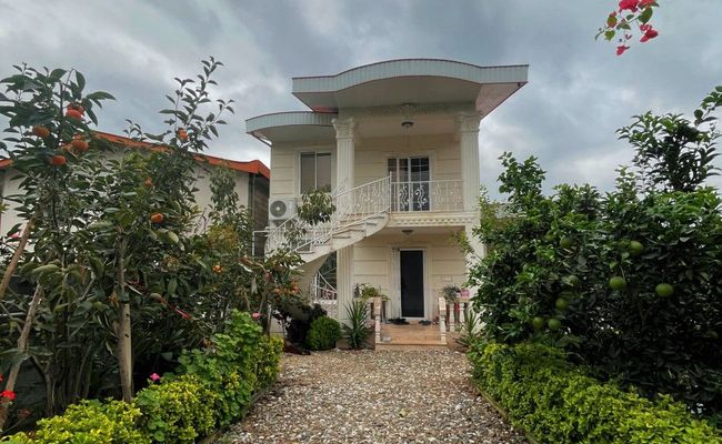 ویلای تک خواب نوساز با منظرهی کوهستان ویلای تک خواب نوساز با منظرهی کوهستان