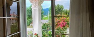 ویلای تک خواب نوساز با منظرهی کوهستان ویلای تک خواب نوساز با منظرهی کوهستان