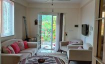 ویلای تک خواب نوساز با منظرهی کوهستان ویلای تک خواب نوساز با منظرهی کوهستان