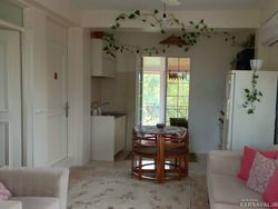 ویلای تک خواب نوساز با منظرهی کوهستان ویلای تک خواب نوساز با منظرهی کوهستان