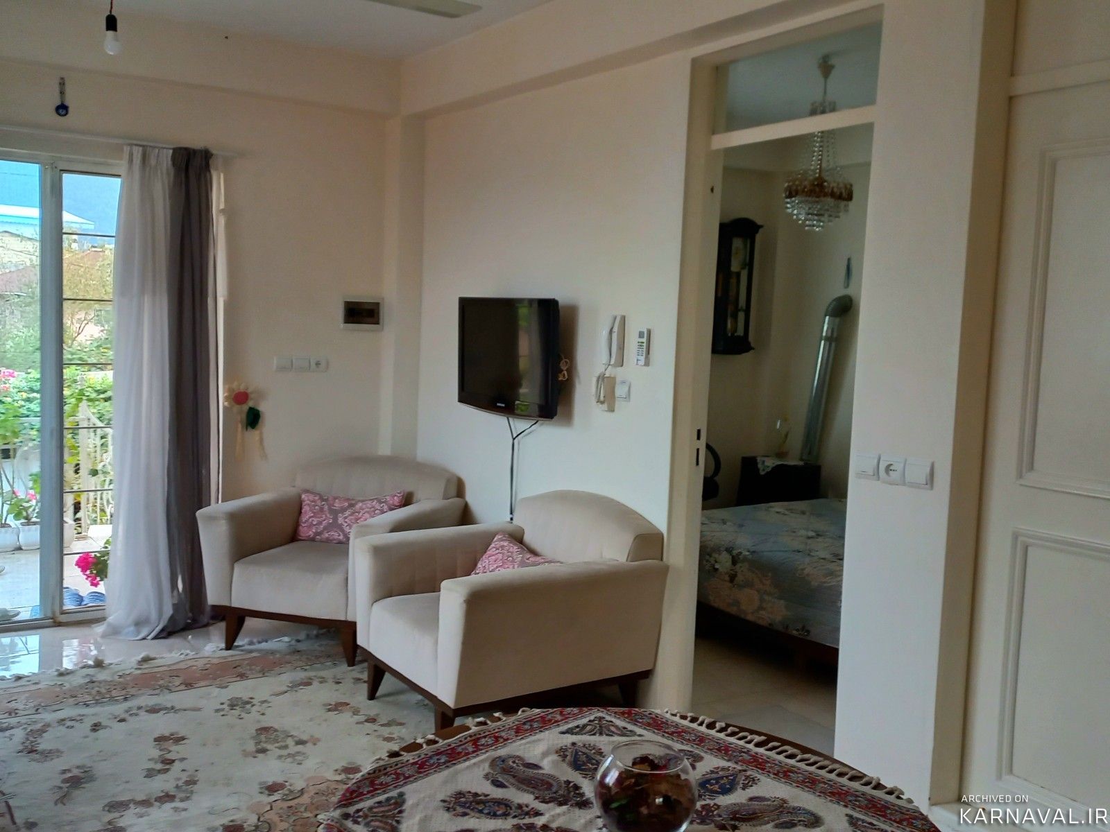 ویلای تک خواب نوساز با منظره‌ی کوهستان