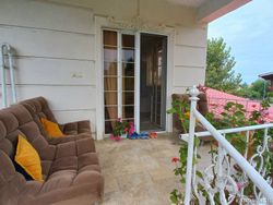 ویلای تک خواب نوساز با منظرهی کوهستان ویلای تک خواب نوساز با منظرهی کوهستان