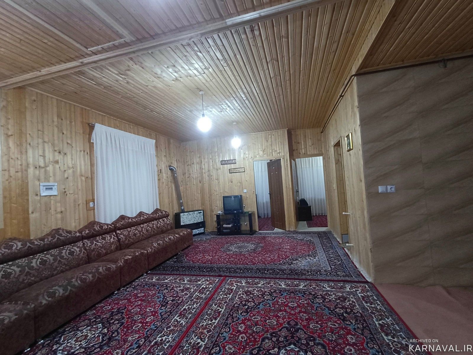 کلبه چوبی جنگلی دامون با منظره رودخانه کلبه چوبی جنگلی دامون با منظره رودخانه